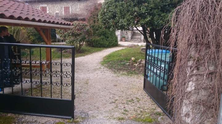 Allée gravier avant
