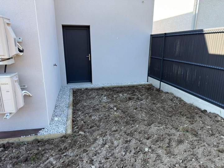 Bande de proprété autour de la maison